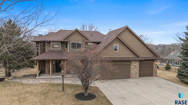 1601 S Sierra Cir Circle, Sioux Falls, SD 57110