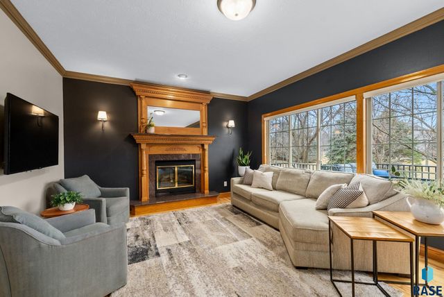 1601 S Sierra Cir Circle, Sioux Falls, SD 57110