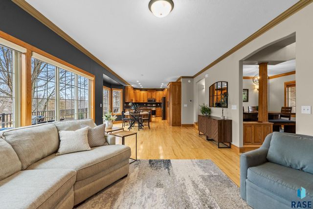 1601 S Sierra Cir Circle, Sioux Falls, SD 57110