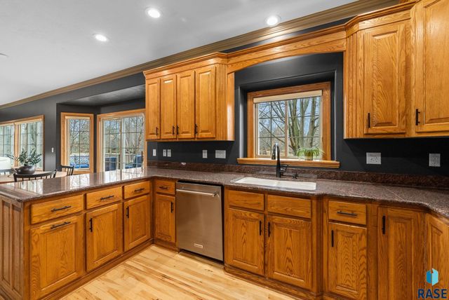 1601 S Sierra Cir Circle, Sioux Falls, SD 57110