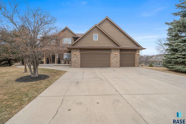 1601 S Sierra Cir Circle, Sioux Falls, SD 57110