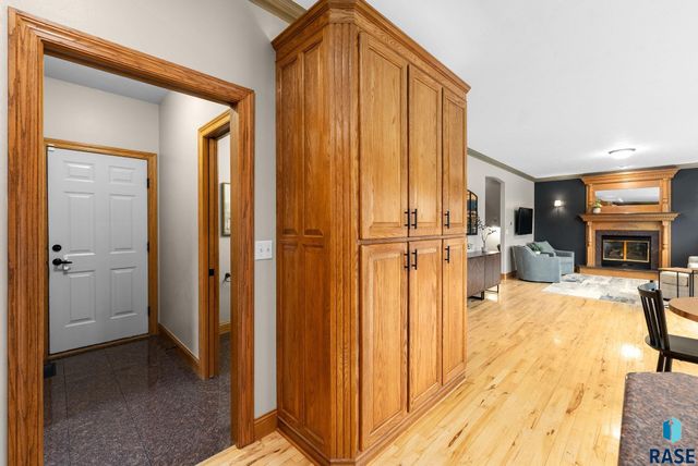 1601 S Sierra Cir Circle, Sioux Falls, SD 57110