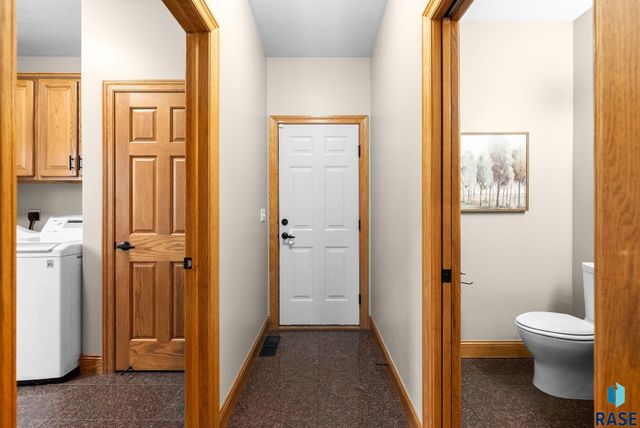 1601 S Sierra Cir Circle, Sioux Falls, SD 57110