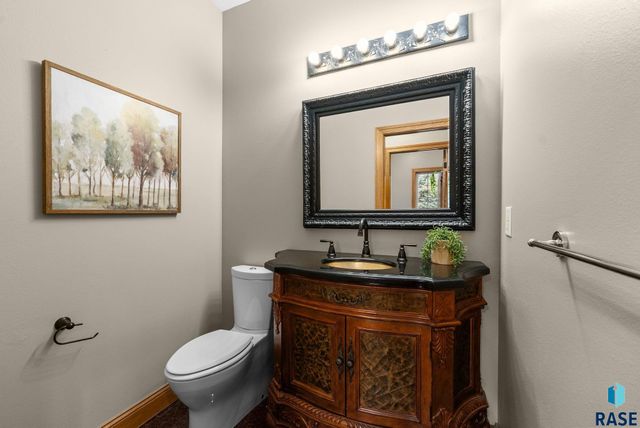 1601 S Sierra Cir Circle, Sioux Falls, SD 57110