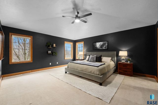 1601 S Sierra Cir Circle, Sioux Falls, SD 57110