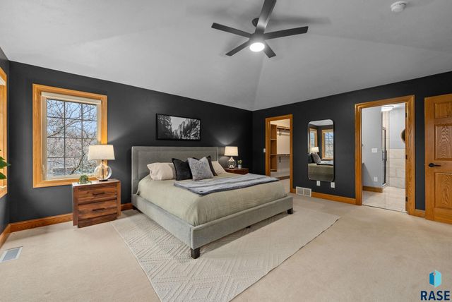 1601 S Sierra Cir Circle, Sioux Falls, SD 57110