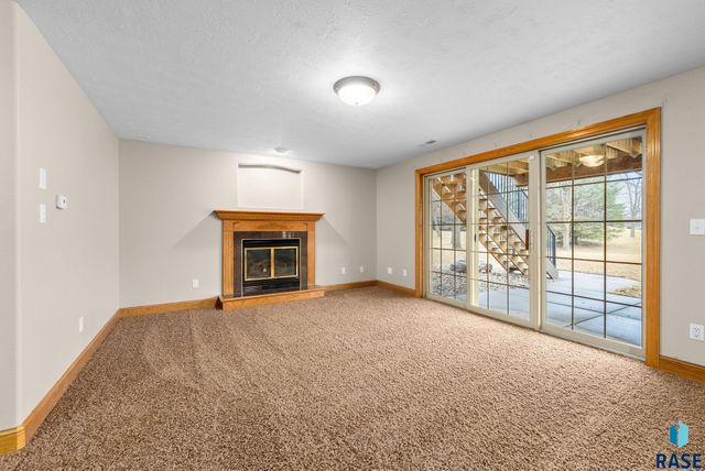 1601 S Sierra Cir Circle, Sioux Falls, SD 57110