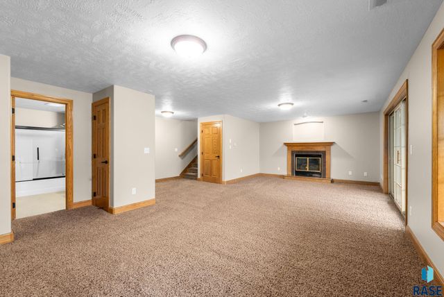 1601 S Sierra Cir Circle, Sioux Falls, SD 57110