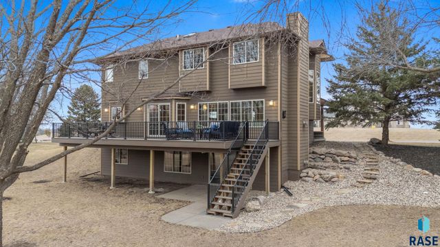 1601 S Sierra Cir Circle, Sioux Falls, SD 57110