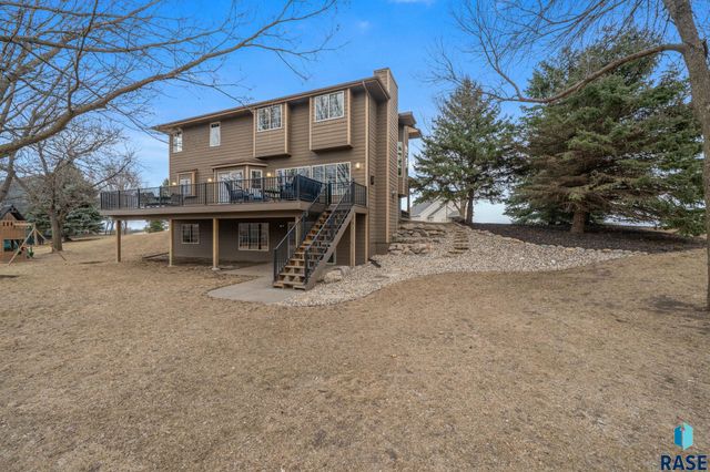 1601 S Sierra Cir Circle, Sioux Falls, SD 57110