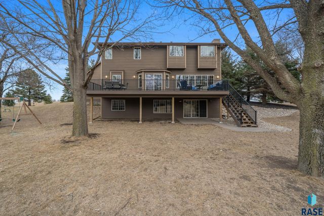 1601 S Sierra Cir Circle, Sioux Falls, SD 57110