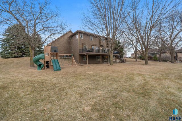 1601 S Sierra Cir Circle, Sioux Falls, SD 57110