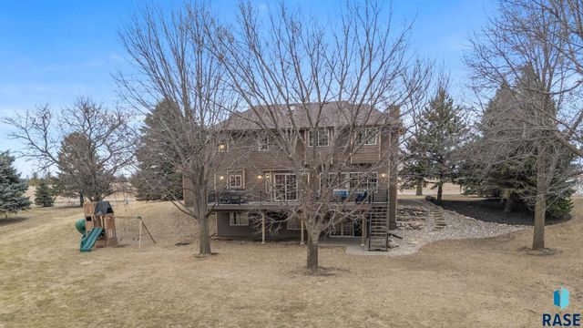1601 S Sierra Cir Circle, Sioux Falls, SD 57110