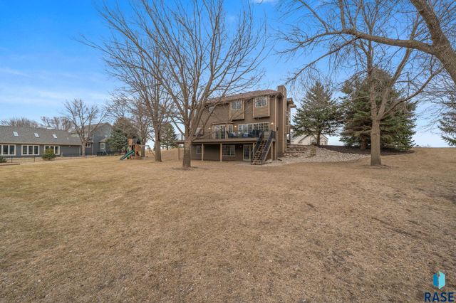 1601 S Sierra Cir Circle, Sioux Falls, SD 57110