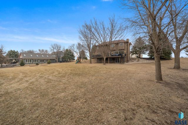 1601 S Sierra Cir Circle, Sioux Falls, SD 57110