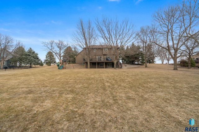 1601 S Sierra Cir Circle, Sioux Falls, SD 57110