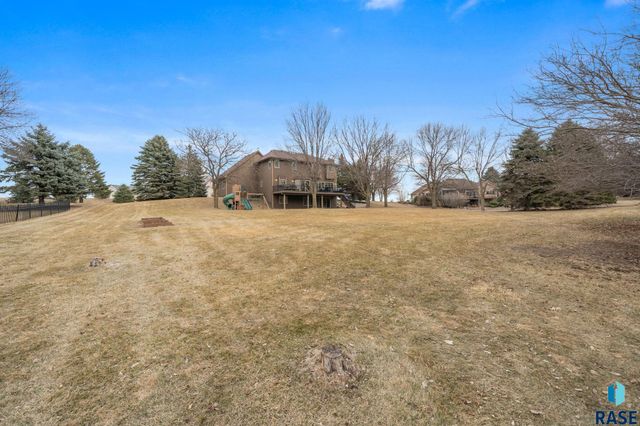 1601 S Sierra Cir Circle, Sioux Falls, SD 57110