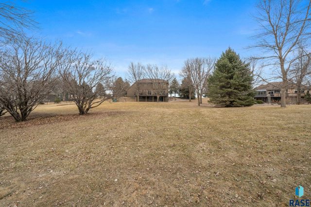 1601 S Sierra Cir Circle, Sioux Falls, SD 57110