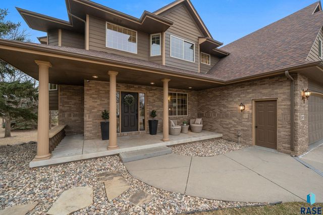 1601 S Sierra Cir Circle, Sioux Falls, SD 57110