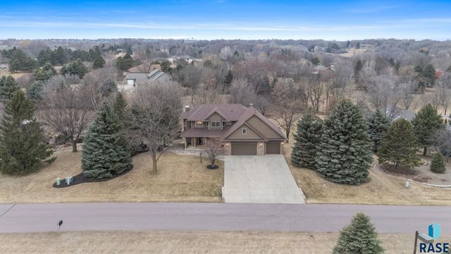 1601 S Sierra Cir Circle, Sioux Falls, SD 57110