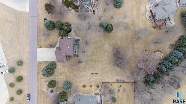 1601 S Sierra Cir Circle, Sioux Falls, SD 57110