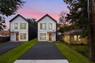 8203 Moonbeam Street B, Houston, TX 77088