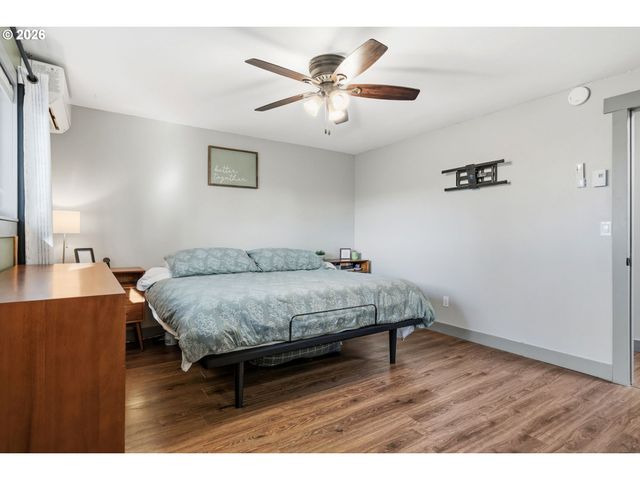 2490 Se ERMINE St, Albany, OR 97322