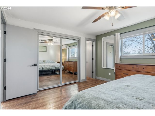 2490 Se ERMINE St, Albany, OR 97322