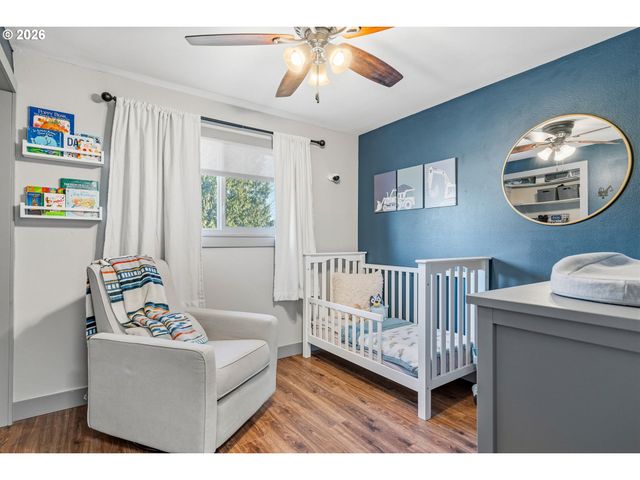 2490 Se ERMINE St, Albany, OR 97322