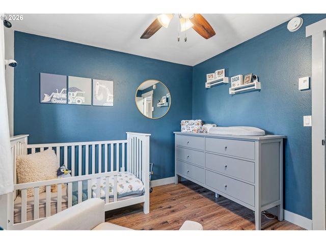 2490 Se ERMINE St, Albany, OR 97322