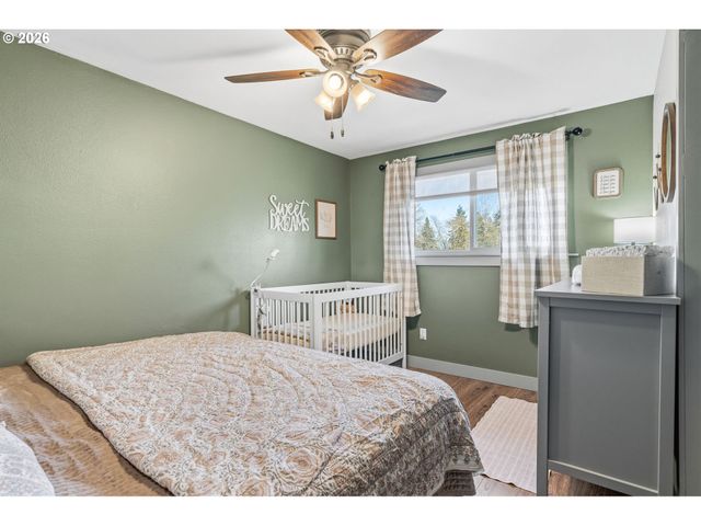 2490 Se ERMINE St, Albany, OR 97322