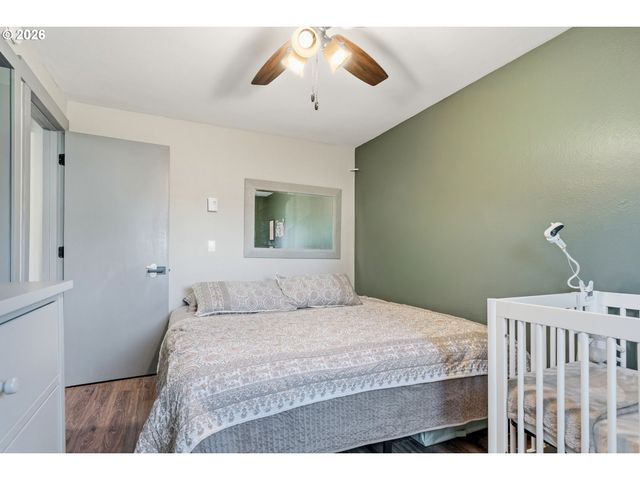 2490 Se ERMINE St, Albany, OR 97322