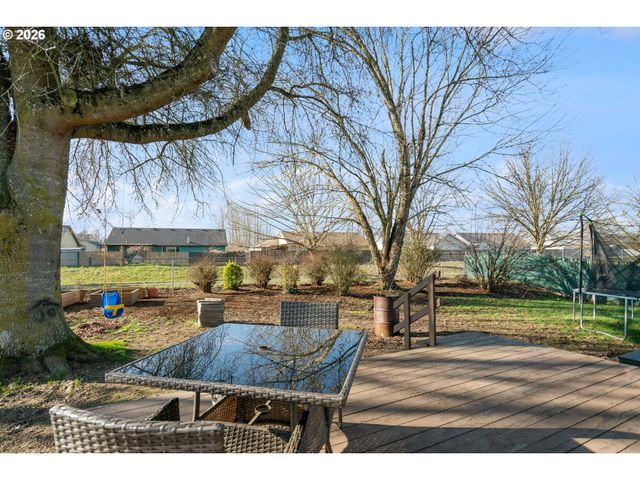 2490 Se ERMINE St, Albany, OR 97322