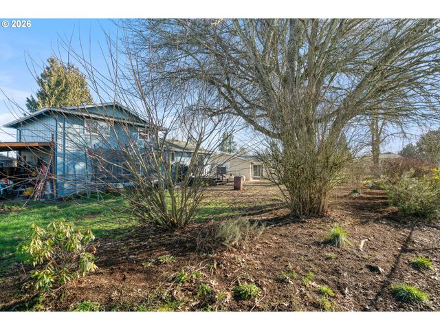 2490 Se ERMINE St, Albany, OR 97322