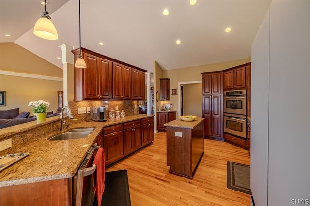 6047 Bay Hill Circle, Dewitt, NY 13078