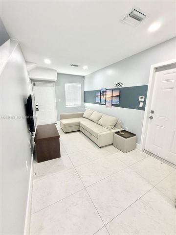 932 NW 2nd Street, Fort Lauderdale, FL 33311