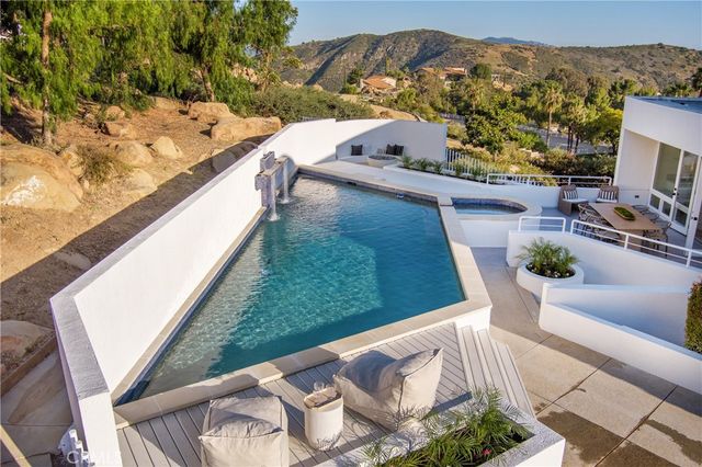 120 Stagecoach, Bell Canyon, CA 91307