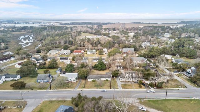1309 Live Oak Street, Beaufort, NC 28516
