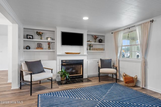 1309 Live Oak Street, Beaufort, NC 28516