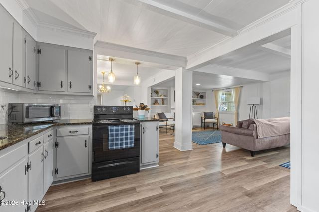 1309 Live Oak Street, Beaufort, NC 28516