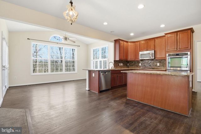 950 GROUSE POINTE DR, Stafford, VA 22556