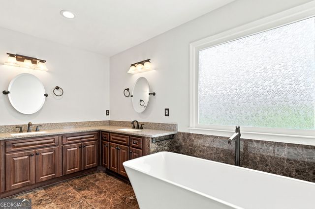 1039 Avery Creek Drive, Woodstock, GA 30188