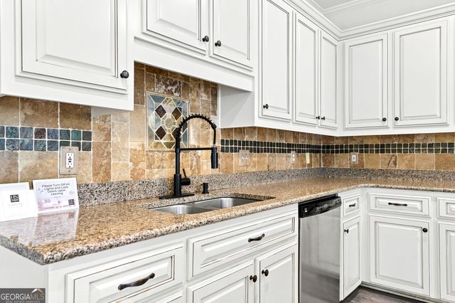 1039 Avery Creek Drive, Woodstock, GA 30188