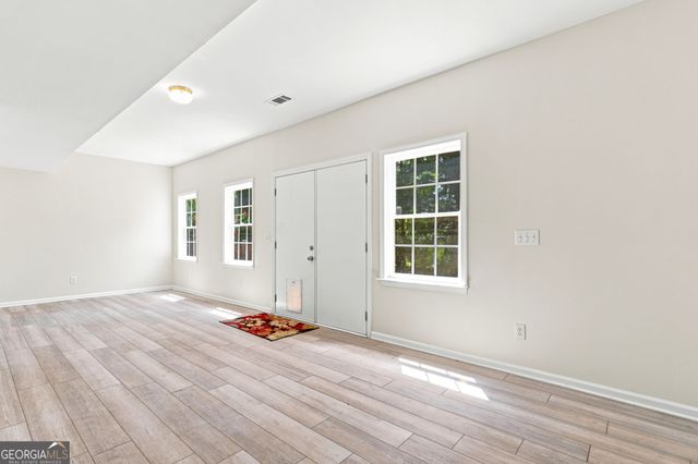 1039 Avery Creek Drive, Woodstock, GA 30188