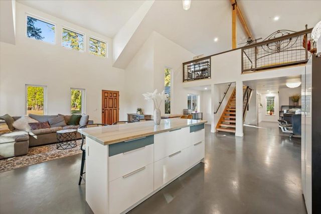 12555 Colfax Hwy, Grass Valley, CA 95945