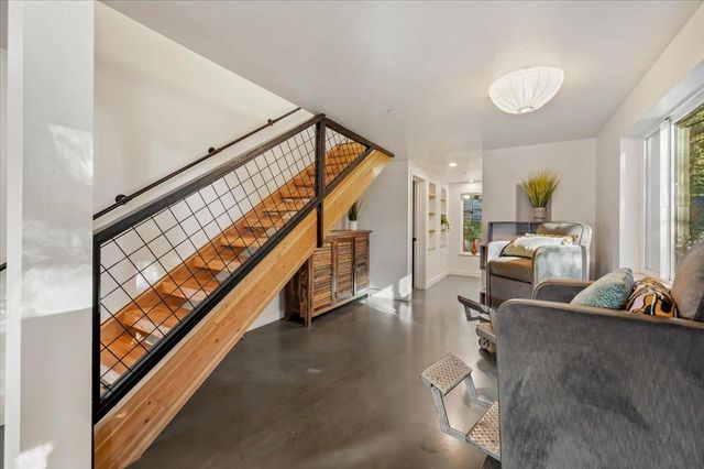 12555 Colfax Hwy, Grass Valley, CA 95945