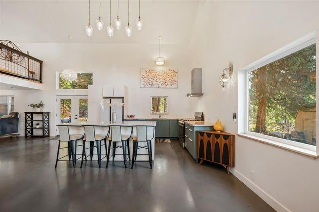 12555 Colfax Hwy, Grass Valley, CA 95945