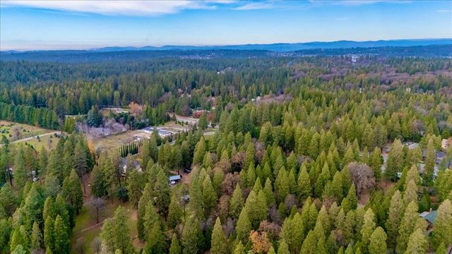 12555 Colfax Hwy, Grass Valley, CA 95945