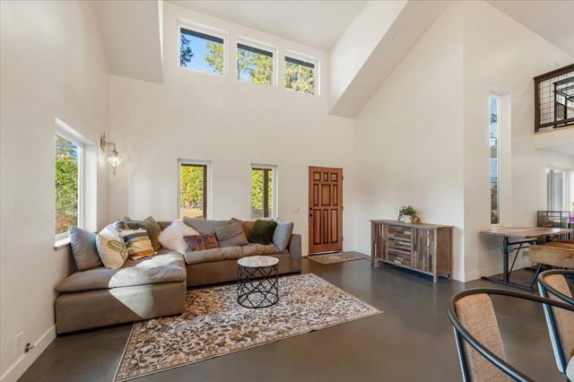 12555 Colfax Hwy, Grass Valley, CA 95945