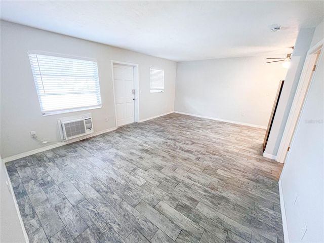 6373 GATEWAY AVENUE, Sarasota, FL 34231